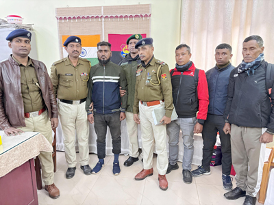 Assam police in association with Agartala police arrested a Bangladeshi terrorist, ‘Imam Mahmuder Kafila’ (IMK) is a Bangladesh-based offshoot of Jamaat-ul-Mujahideen Bangladesh (JMB) which is banned in India from bordering Jaynagar area of Agartala on December 30.